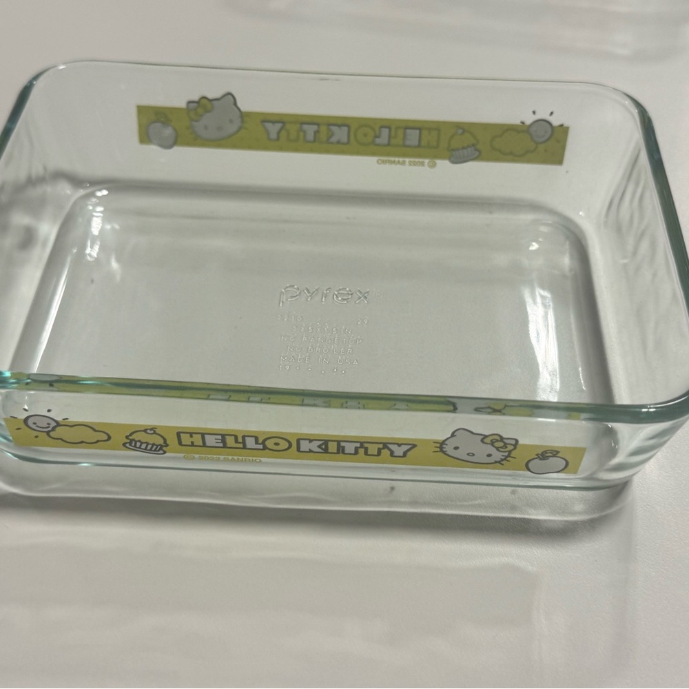 Pyrex® 3 piece Glass Storage Set: Hello Kitty®, Ribbons & Bows - NOS Rectangle - Picture 7 of 9